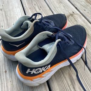 Hoka Clifton size 9